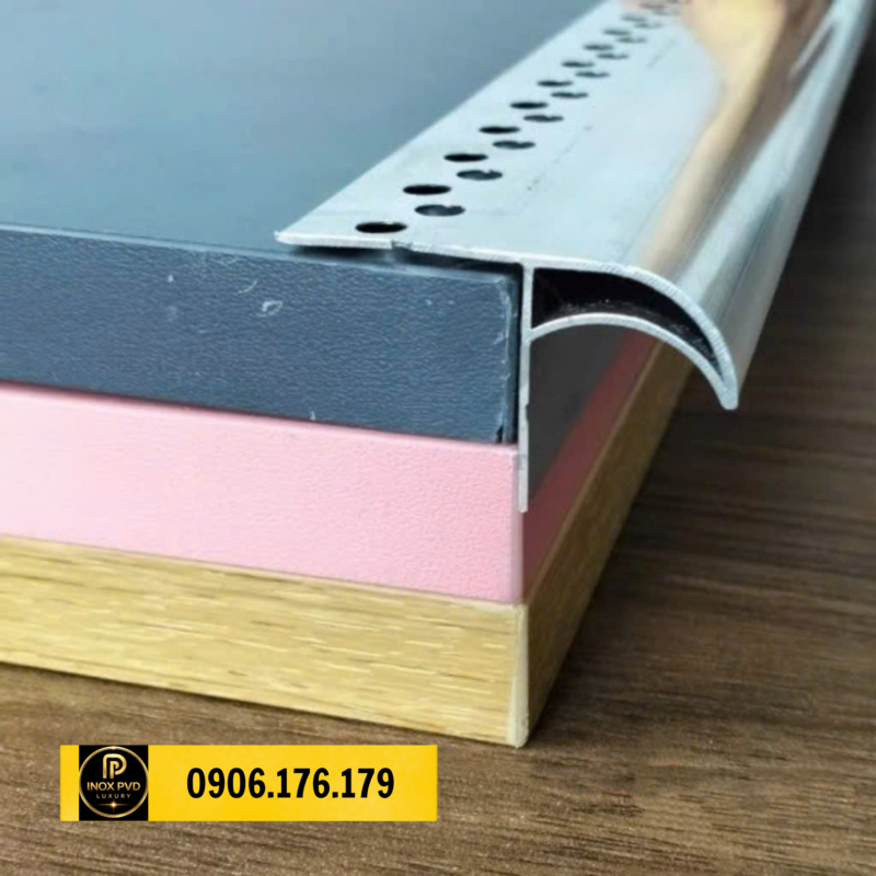 Nẹp nhôm ngắt nước lắp cùng gạch và lớp chống thấm sàn mái hiệu quả