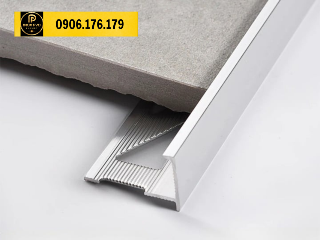 Sử dụng nẹp nhôm YL10 để xử lý góc cạnh thẩm mỹ, hạn chế sứt mẻ gạch khi sử dụng tại