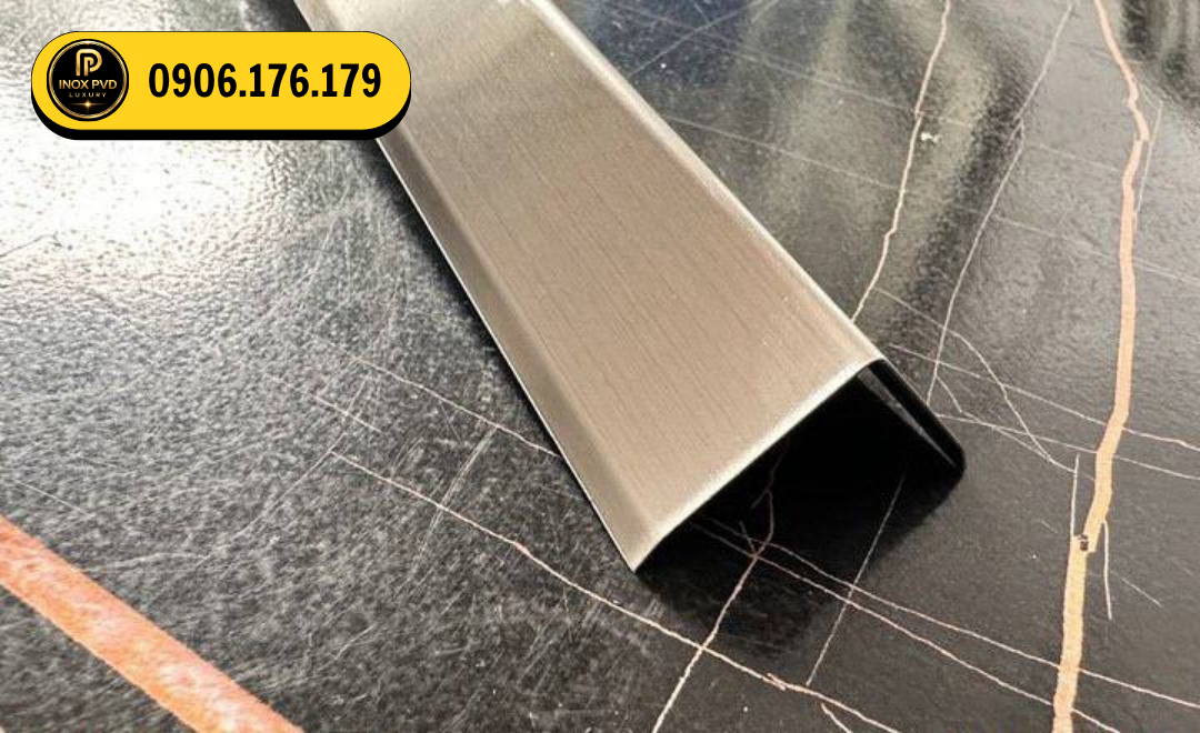Nẹp inox chữ V xử lý góc vuông tường sàn, tạo đường cạnh gọn gàng tại Đà Nẵng, Thanh Hóa, Nghệ An