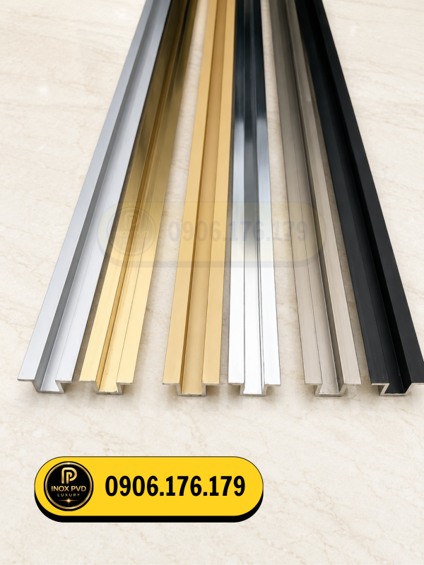 Nẹp inox Nghệ An tại Anh Sơn tạo điểm nhấn kim loại và hoàn thiện các đường tiếp giáp nội thất.