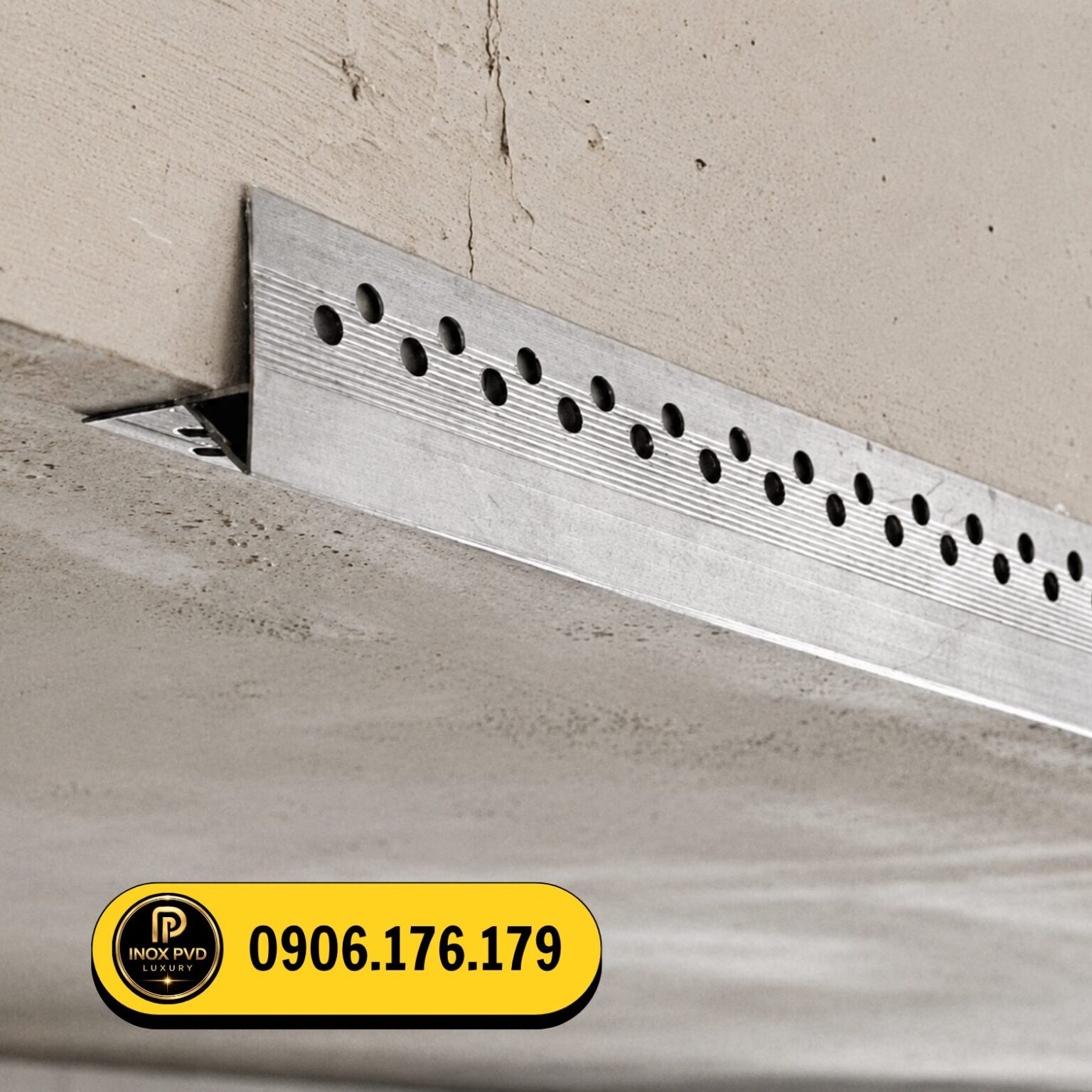 Nẹp ngắt nước – nẹp cắt nước tại Thuận Hóa – Huế dùng cho vị trí chuyển tiếp giữa các khu vực sàn, hỗ trợ phân chia đường nước và hoàn thiện bề mặt công trình.